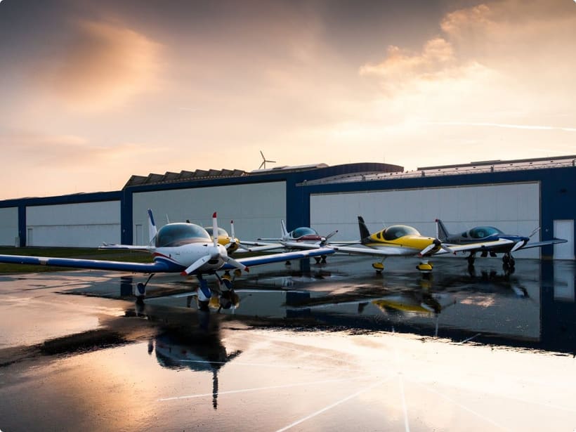 Der erste BRM-AERO-Hangar am Flugplatz Kunovice, 2013