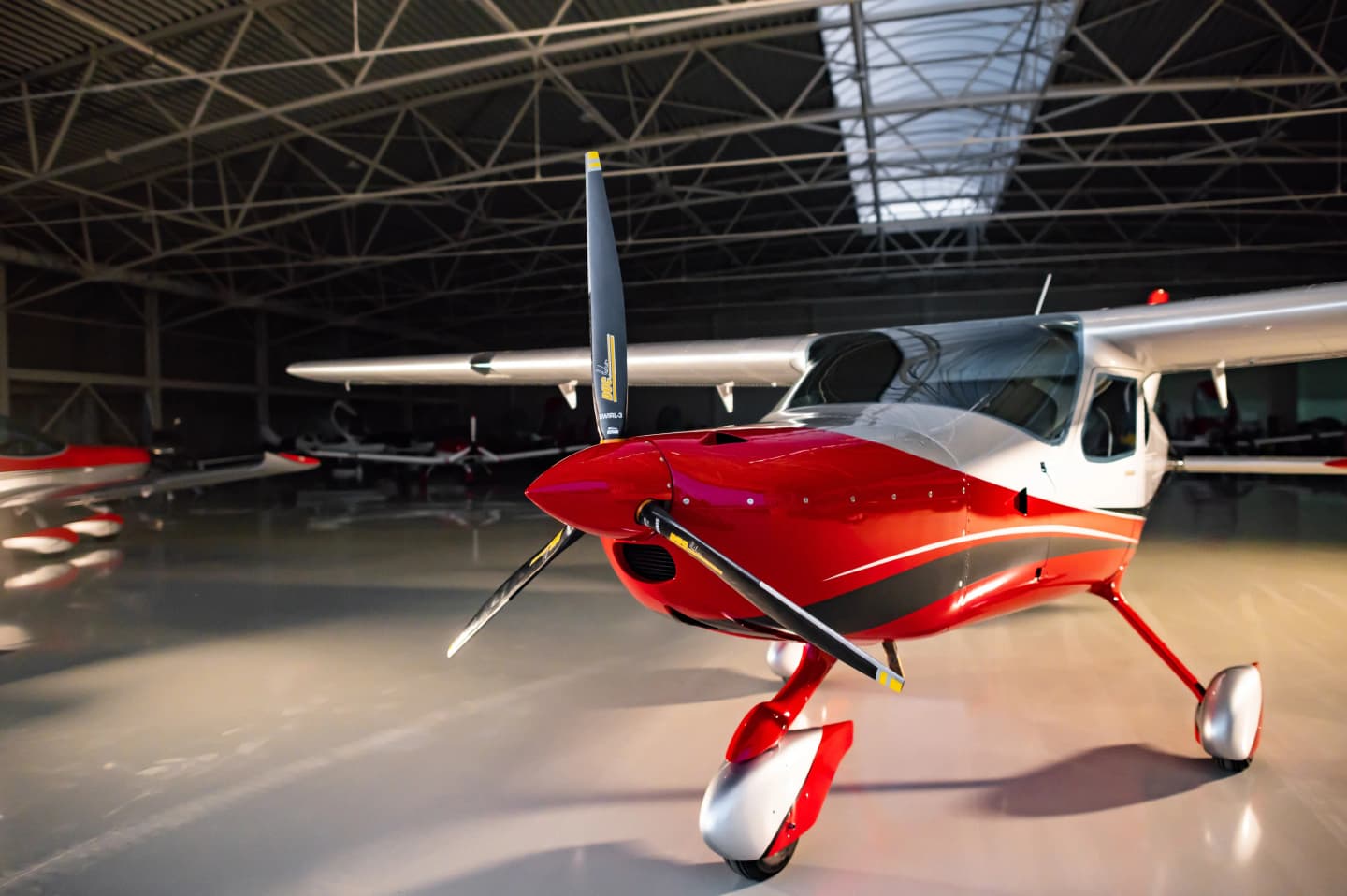 Bristell B8M-916iS — exterior detail