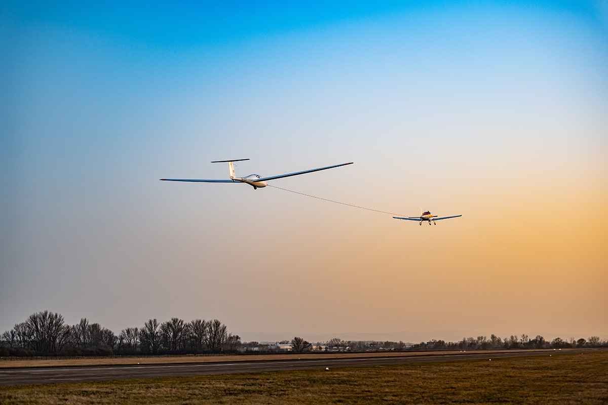 Towing the glider by BRISTELL airplane