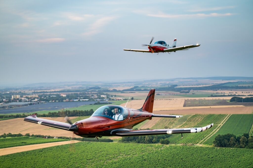 The Bristell RG is an aircraft equipped with retractable landing gear.